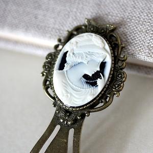 Dame mit Perlen Lesezeichen  | Lesezeichen mit Cameo | Artikelnummer: 0013 