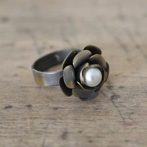 Ring | Größenverstellbar Rose mit Perle | Artikelnummer: 0039 