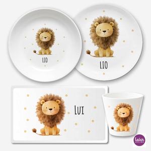 Kindergeschirr Set mit Namen personalisiert, Löwe | 4 teiliges Geschirrset aus Melamin und BPA frei, hergestellt in Deutschland | Artikelnummer: 2454-5588-5232