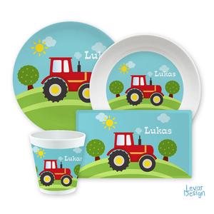 Kindergeschirr Set 4 teilig, Traktor  | Brettchen, Becher, und 2 Teller mit Namen aus Melamin, BPA frei | Artikelnummer: kisettrakrot