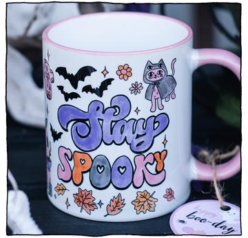Halloween Tasse Stay Spooky Rosa | Wieviele Katzen findest du auf der Tasse? | Artikelnummer: StaySpookyTasseRosa