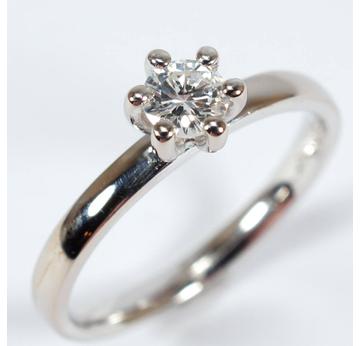 Krönchen-Ring Weißgold mit weissem Brillant |  | Artikelnummer: 113
