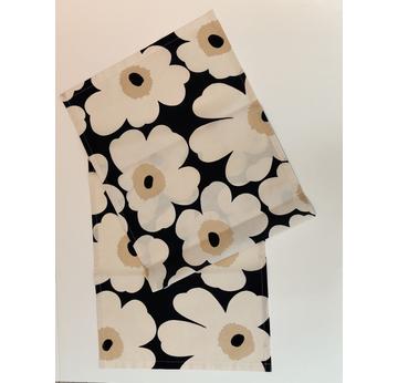 Pieni Unikko | Tischläufer | Artikelnummer: 066205-253