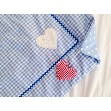 Babydecke mit Rasselherz |  | Artikelnummer: 010-05