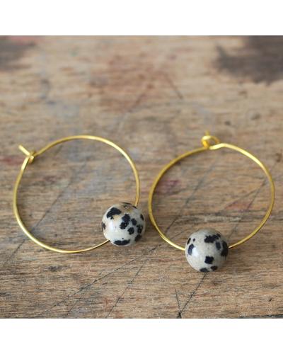 Kreolen mit dalmatiner Jaspis goldig Messing  | Ohrringe für Minimalistin | Artikelnummer: 0019
