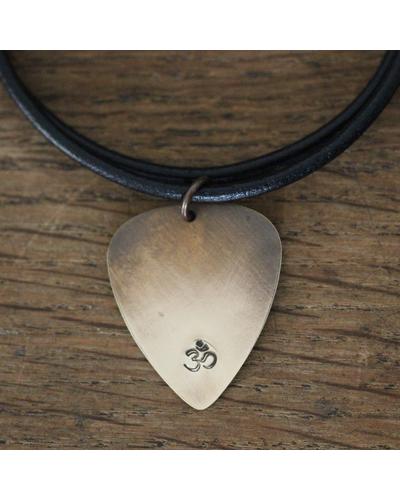 Plektrum Halskette  OM | mit Lederhalsband | Artikelnummer: 0081