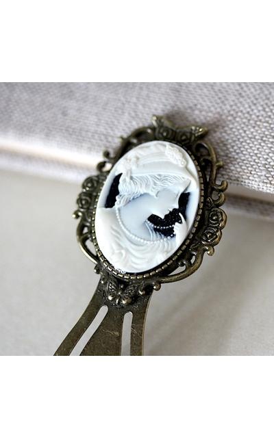 Dame mit Perlen Lesezeichen  | Lesezeichen mit Cameo | Artikelnummer: 0013 