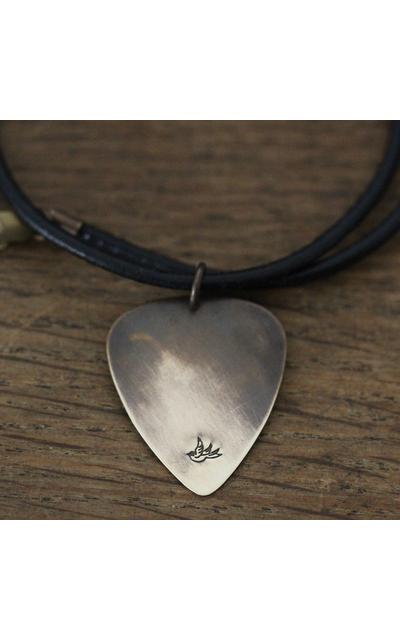 Plektrum Halskette Schwalbe  | mit Lederband | Artikelnummer: 0080  