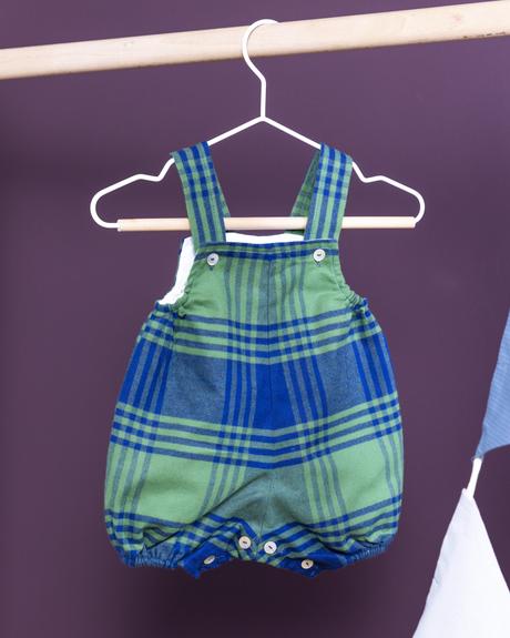 Babyhose mit Latz