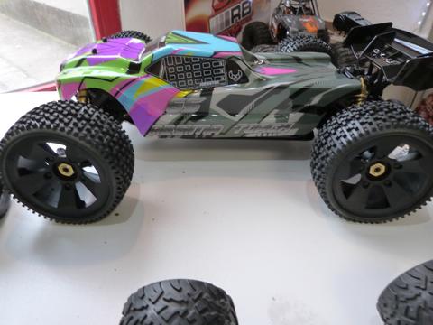 1:8 Truggy "TORCH Gen2.1" 6S RTR bis 110 km/h | Artikelnummer: 13122-2.1