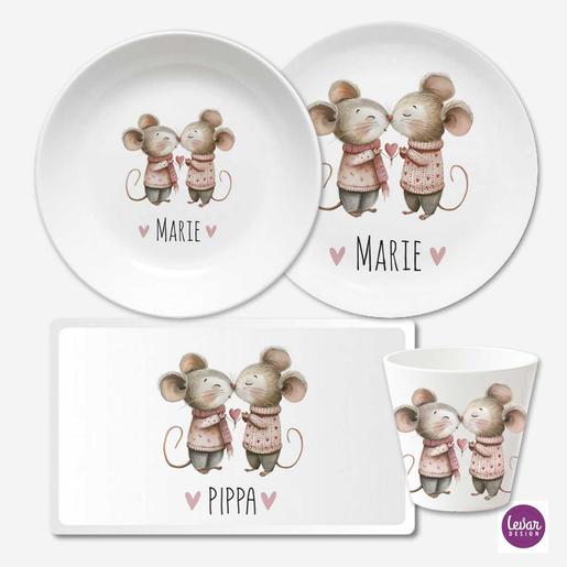 Kindergeschirr Set mit Namen personalisiert, Mäuse | 4 teiliges Geschirrset aus Melamin und BPA frei, hergestellt in Deutschland | Artikelnummer: 2454-5588-5232-1