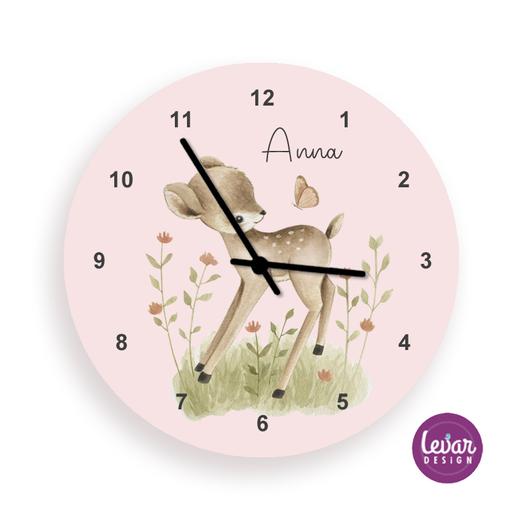 Kinderzimmer Uhr Waldtiere Reh | Leise Wanduhr für Kinder Namen personalisiert | Artikelnummer: 0465-4553-0162 -1