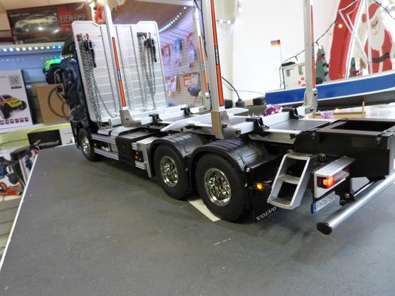 Tamiya 1:14 RC Volvo FH16 Holztransporter RTR | Artikelnummer: 300056360
