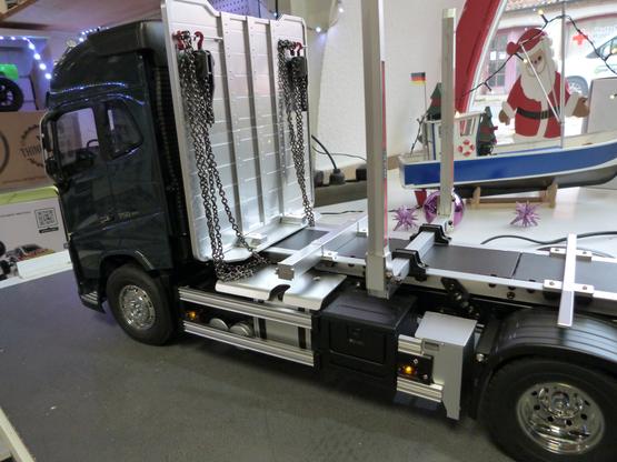 Tamiya 1:14 RC Volvo FH16 Holztransporter RTR | Artikelnummer: 300056360