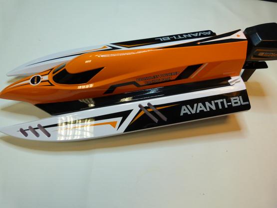 Power Brushless Boot Avanti | Spitzengeschwindigkeit bis zu 45 km/h | Artikelnummer: 3650