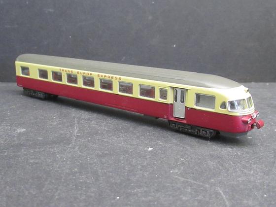 Hobbytrain 1400 306 Steuerwagen Elektrotriebwagenzug RAe II Gottardo TEE-Lackierung SBB, Spur N