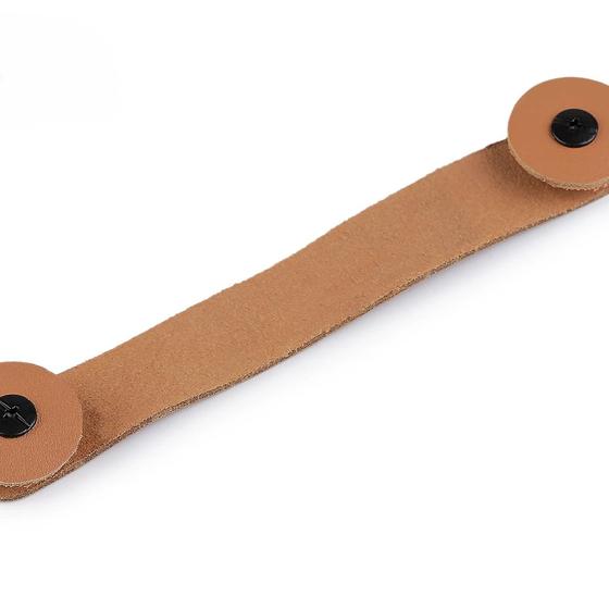 Lederhenkel aus Rindsleder 2 x 15 cm in Naturbraun mit schwarzen Schraubnieten für Taschen und Körbe