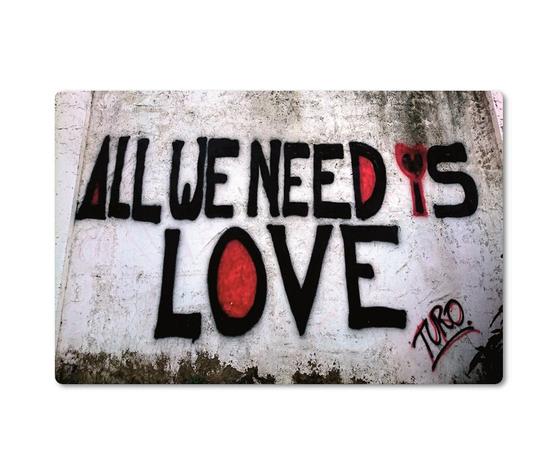 Magnet, Die schöne Sprache, tom bäcker, a-point-of-view, Streetart, All we need is love. 