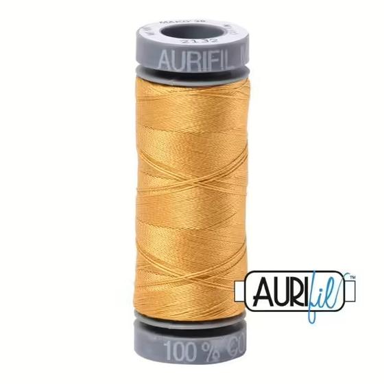 Aurifil 28wt Nähgarn aus 100 % Baumwolle – ideal zum Absteppen, Taschennähen & für sichtbare Steppnähte. Perfekt für Jeans, Canvas & Taschenstoffe