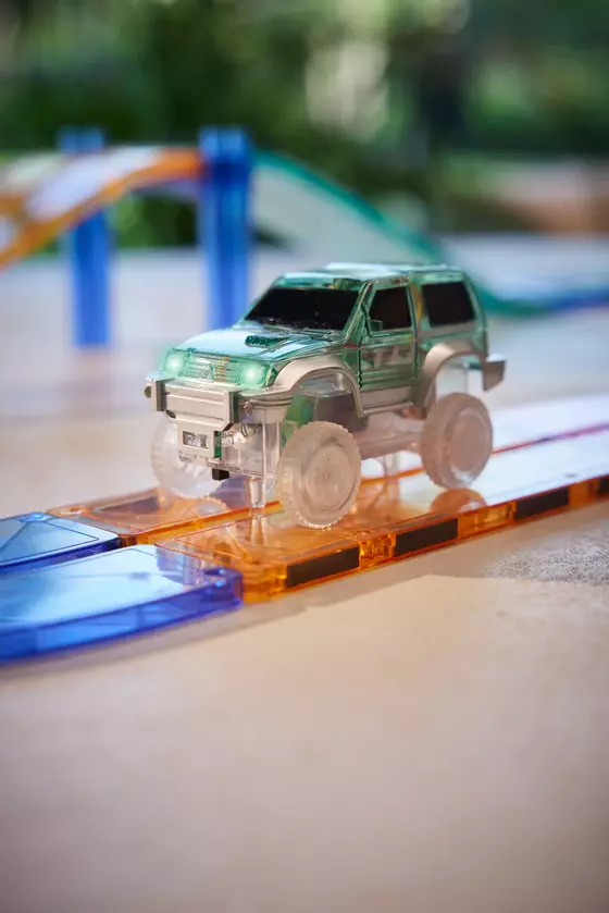 Cleverclixx Race Track Car Pastel Green