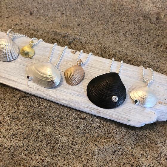 anhaenger-noerdliche-astarte-mit-brillant