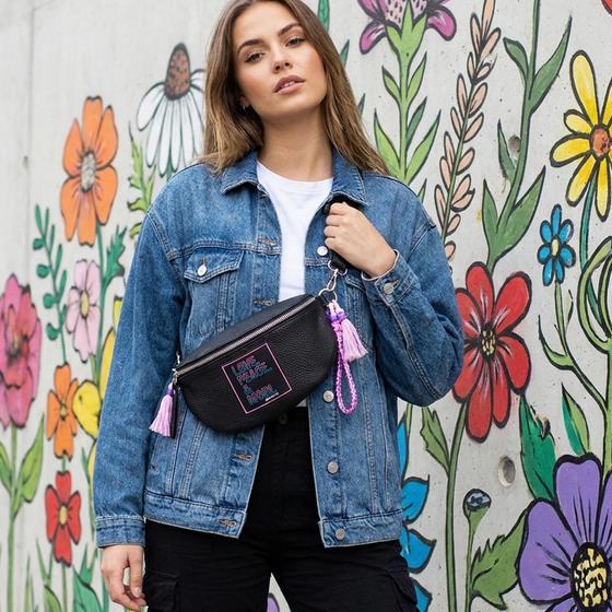 goldmarie Gürteltasche HIPBAG LOVE PEACE MOIN Neonschrift Label - Leder schwarz