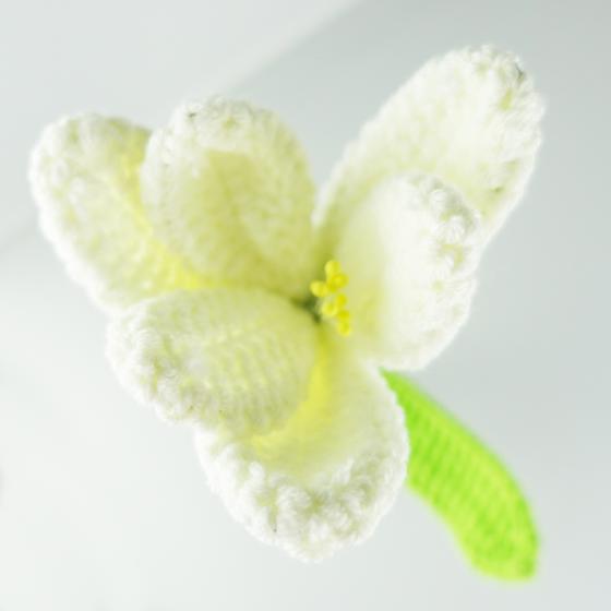 goldmarie Deko Blume LIKE A LILIUM - gehäkelt - weiß-grün
