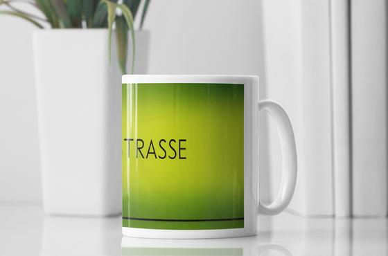 S-Bahn Hamburg Kaffeebecher Kaffeetasse S-Bahnhof Königstrasse, tom bäcker, Geschenkidee, schwarze Schrift auf grünem Hintergrund