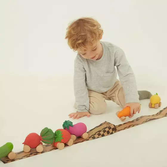 Oli&Carol Baby Car Toy Sweetie the Strawberry
