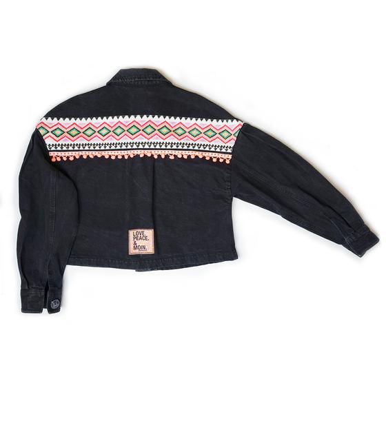 goldmarie Jeansjacke LOVE PEACE MOIN - Ethno Stickmuster mit Pompoms - denim schwarz 