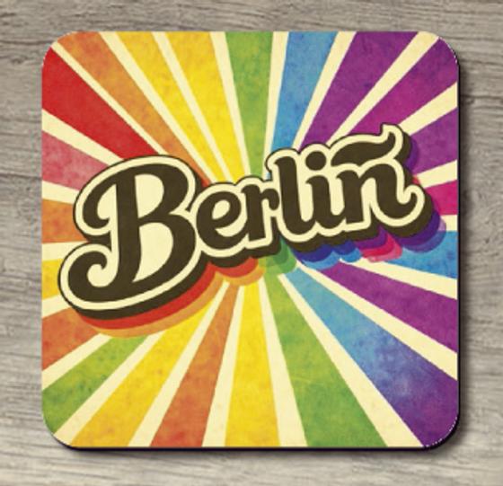 Berlin Schriftzug Regenbogen LGBTQ+ Untersetzer Regenbogenfarben Hintergund 