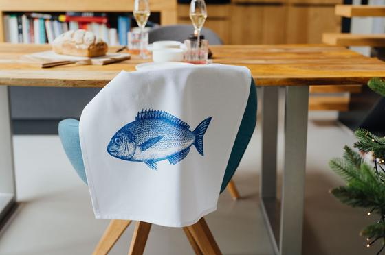 17;30 made in Hamburg Geschirrtuch DORADE - weiß-blau