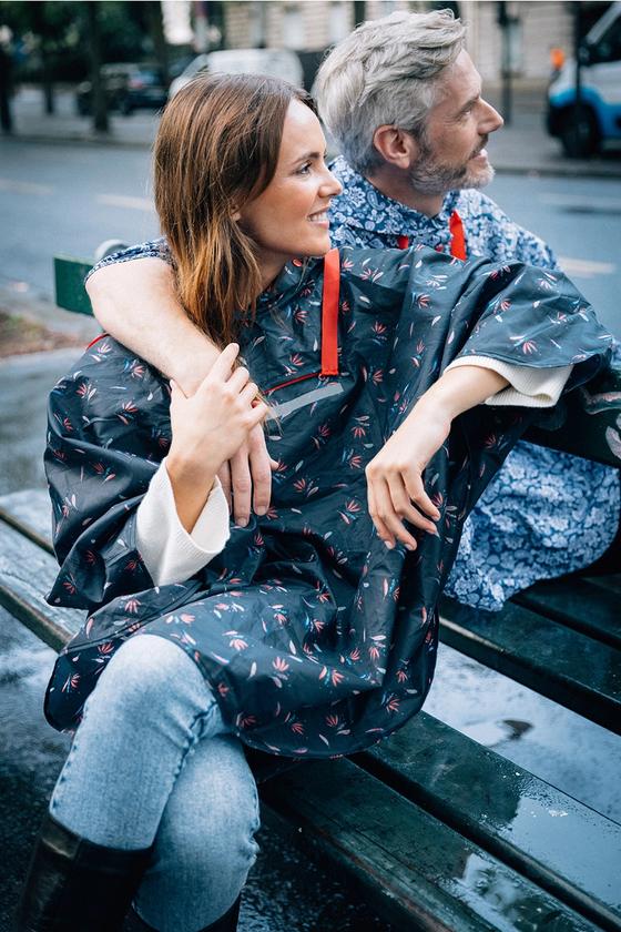 SMATI Regenponcho - nachtblau mit Feder-Muster