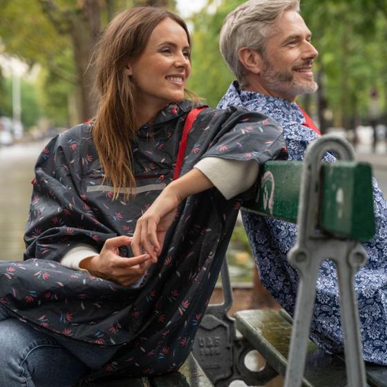 SMATI Regenponcho - nachtblau mit Feder-Muster