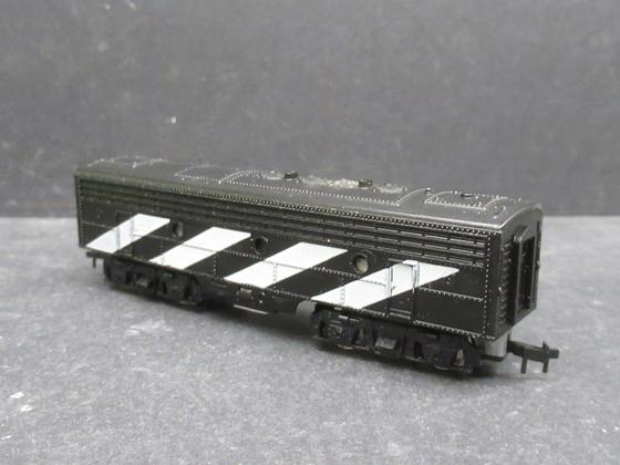 Minitrix 2925 300 US F7 Booster Zwischenwagen Canadian National mit Antrieb  schwarz  N-Spur N