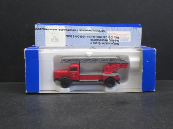 Roco 1689 Mercedes Benz Drehleiter DL22 der Freiwilligen Feuerwehr Büdelsdorf. Spur H0 OVP