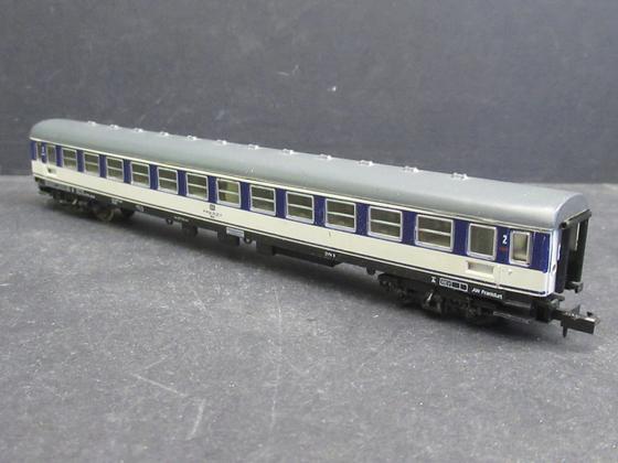 Arnold 3220 Personenwagen 2.Klasse Schnellzugwagen 4-achsig popfarbend blau/grau IB Spur N