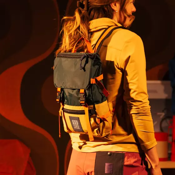 Rover Pack Mini Maroon Salsa von Topo Designs
