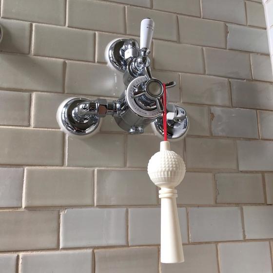 dearsoap Seife Berlin Shower Tower an der Kordel weiß 150g