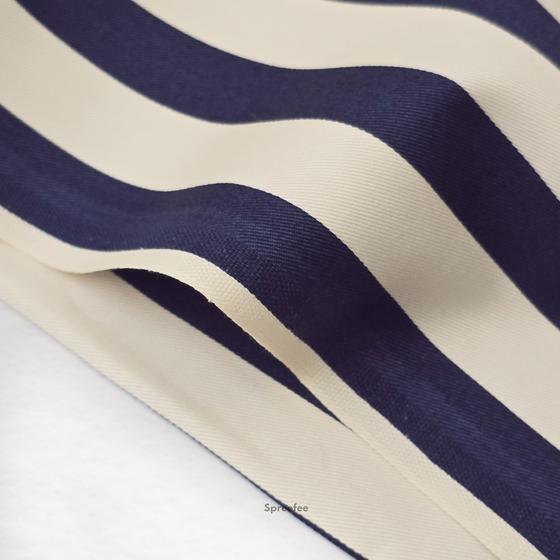 blau-creme gestreifter Baumwoll-Twill Stoff mit feiner Köperbindung – ideal für das Nähen von Taschen und Accessoires