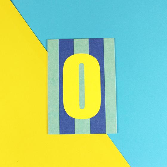 ava&yves Postkarte - Zahl 0 Blau Mint