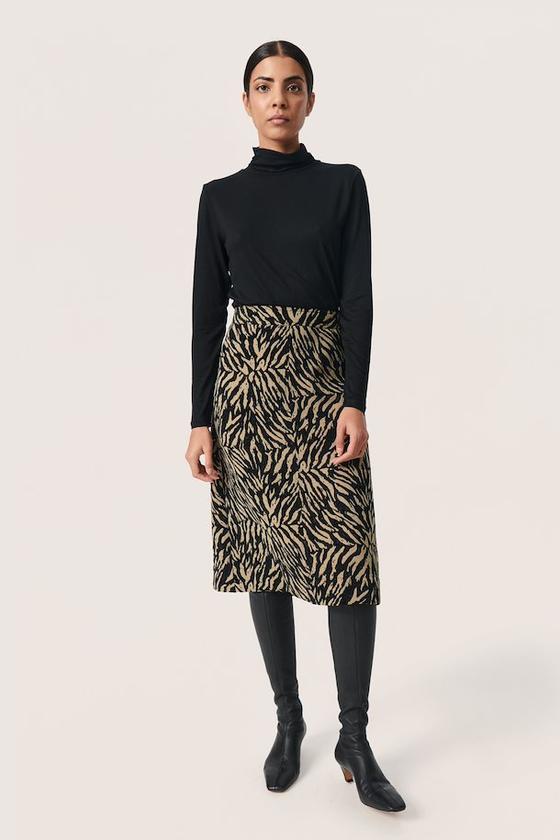 SOAKED IN LUXURY Jacquard Rock SLLYLIA 30407237 - Zebramuster - schwarz-sand