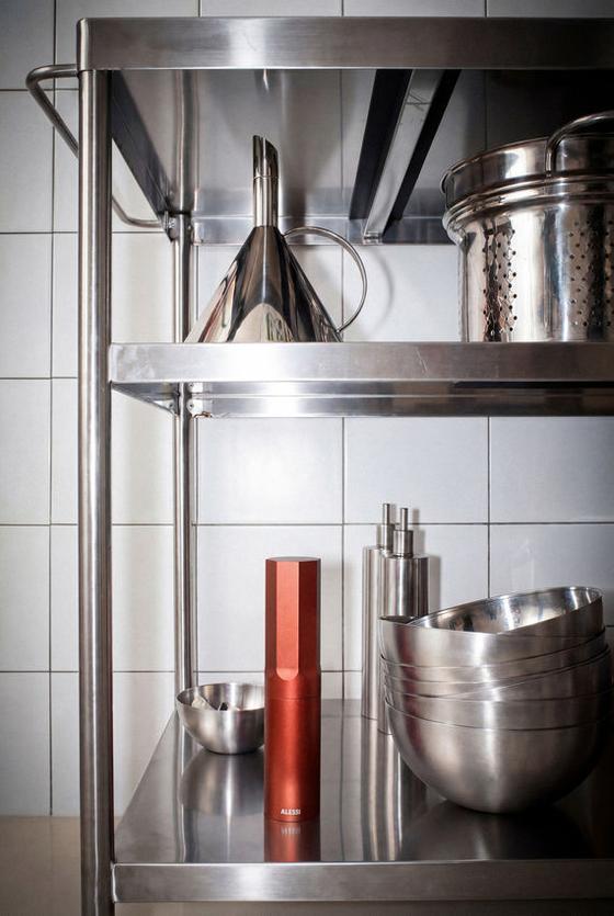 Salz-, Pfeffer-, Gewürzmühle KG01 Rot von Konstantin Grcic