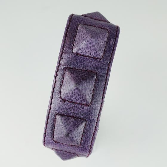 goldmarie Armreif COVER NIETEN ONE - vintage Leder - purple 