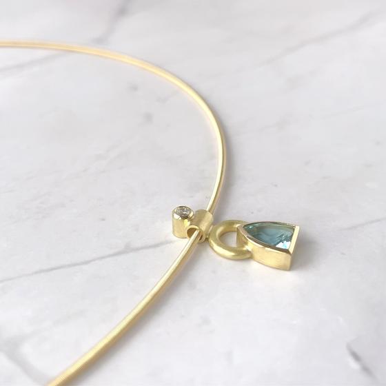 Anhänger mit Halsreif 750 Gold, 1,4mm dick, 45cm