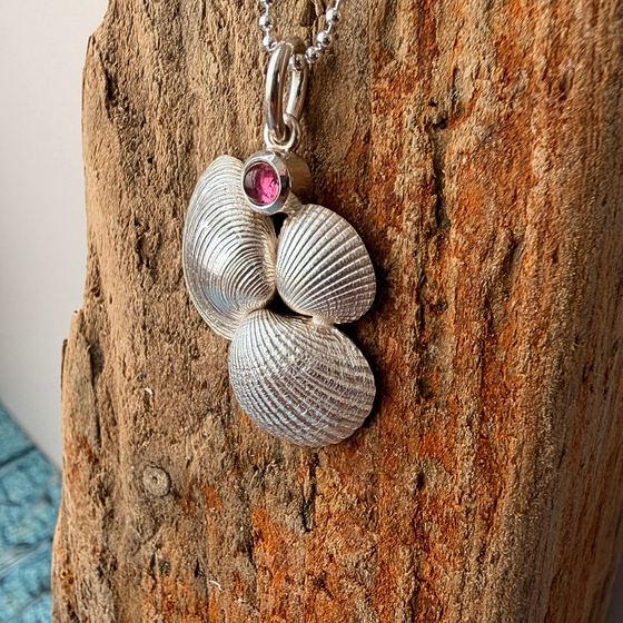 anhaenger_muscheln-silber_turmalin