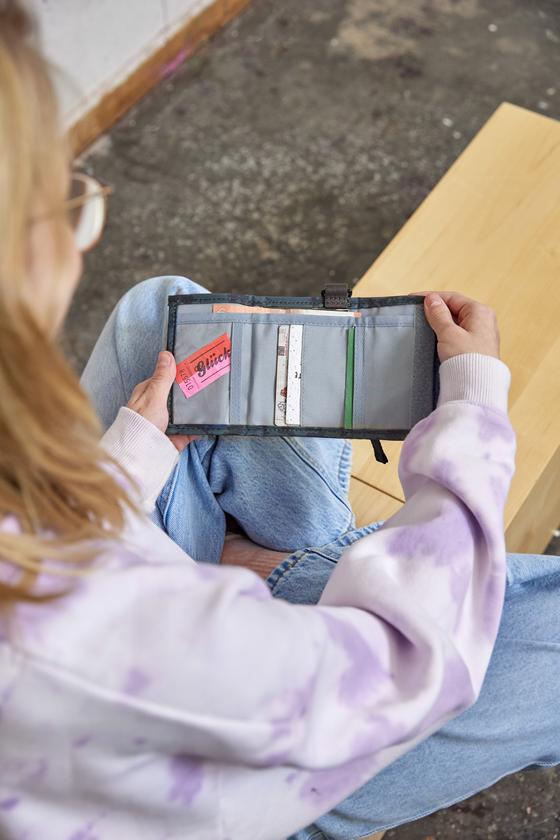 Lässig  Geldbeutel - BOLD Spots Blue