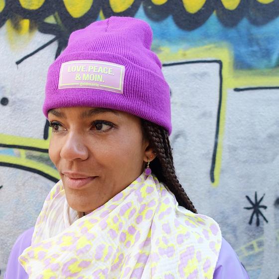 goldmarie Beanie Mütze LOVE PEACE MOIN lilac Neon Label - violett