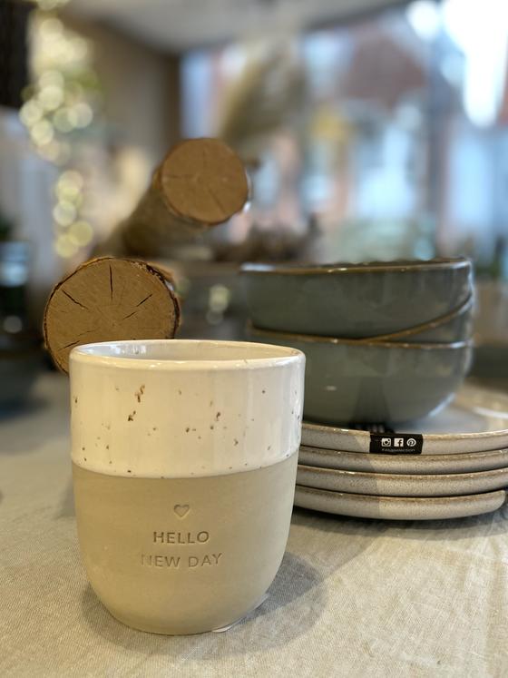 Eulenschnitt Becher HELLO NEW DAY