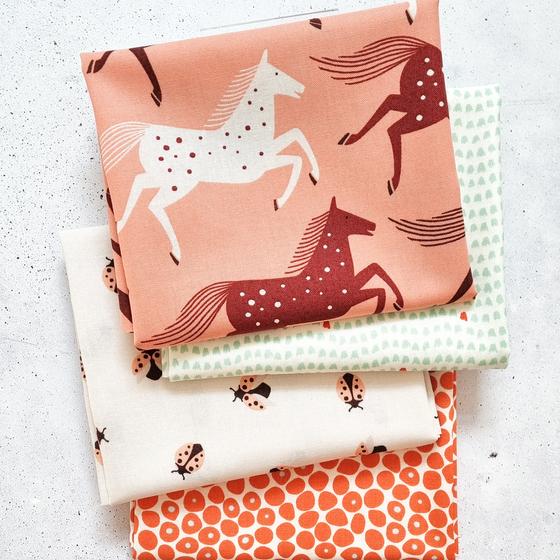 Fat Quarter Paket (4 FQ ) - Wild Horses and Ladybugs